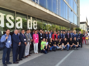 Foto grupo visita empresarios CEV